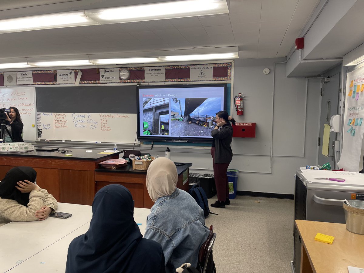 Our Science Career Day was a huge success! Thank you AP Williams and team for organizing! #followthescience @BrooklynSouthHS