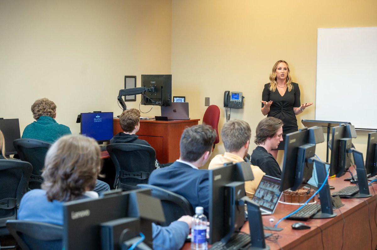 Bringing it full circle! 💫 This past week, it was an honor having HPU alumna Lyndsay Rowley, NHL TV Host and Rinkside Reporter, back on campus to mentor students.

Thank you for sharing your story with us! 💜 #HPUAlumni #HPU365