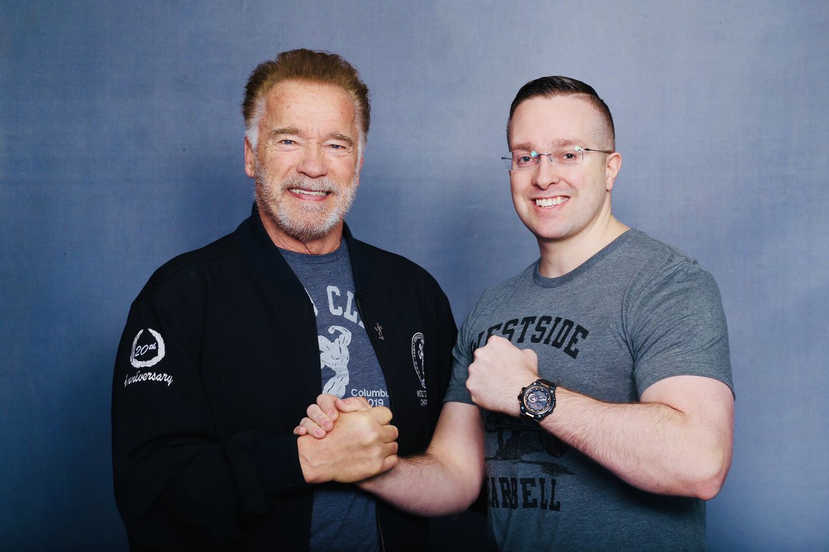 Photo ops with <a href="/Schwarzenegger/">Arnold Schwarzenegger</a> are £500 at this year's @arnoldexpouk💪🏼

Hung proudly in my hallway it's the first thing people see when they enter my house😜🤣

"Do it, do it now!"👇🏼
arnoldsportsuk.com/tickets/