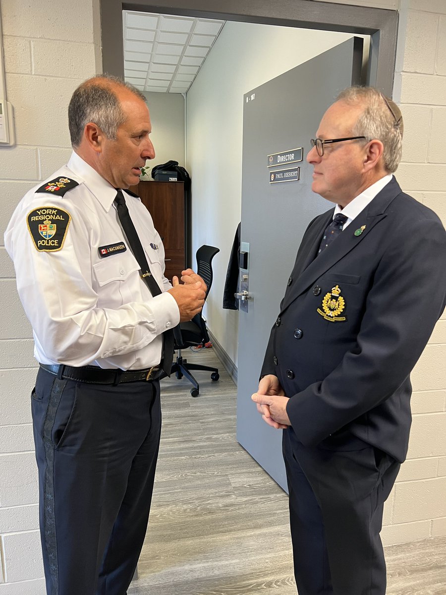 TeamKerzner's tweet photo. Four months ago, 494 Ontarians heard the call of duty and accepted it.
 
Today, they walk out of the @opcva trained and equipped to the highest standards.
 
Congrats, cadets. I know your courage and dedication will inspire more to follow in your footsteps. https://t.co/odZZxTYIWp
