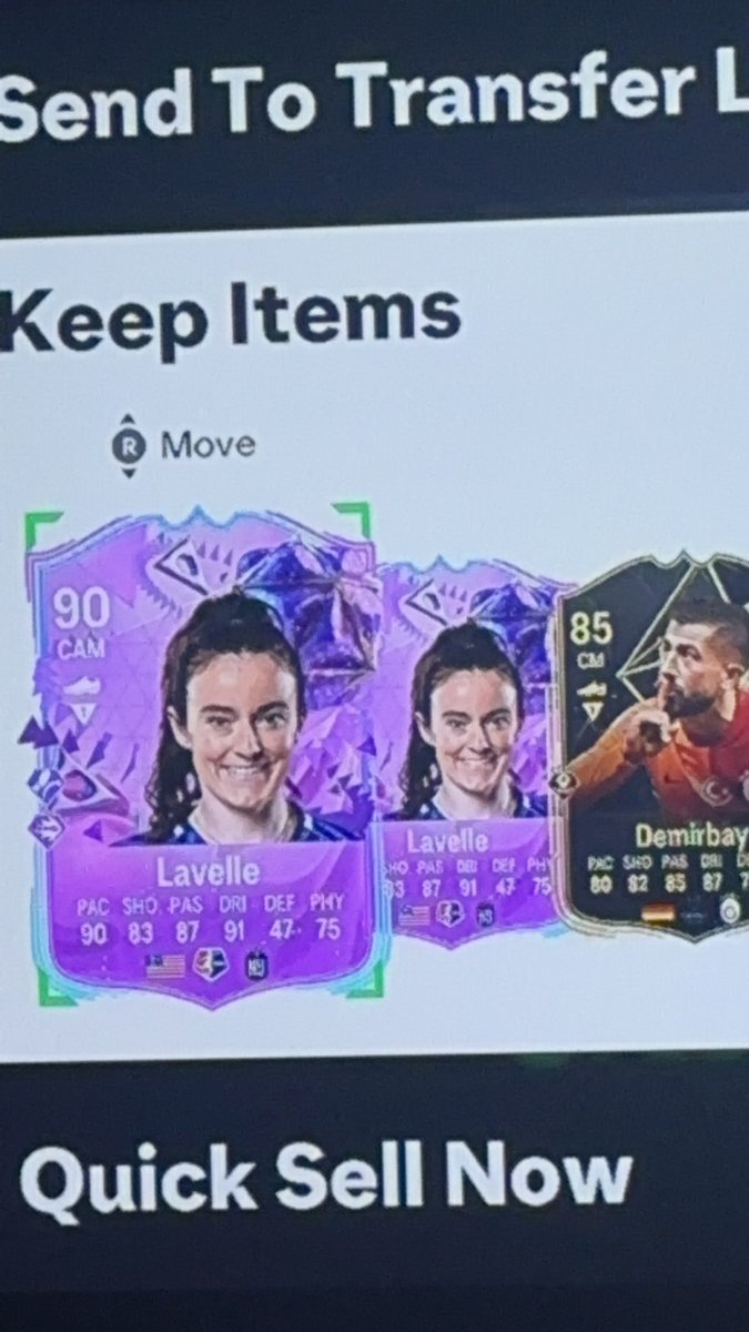 its_Repsy's tweet photo. @MattHDGamer I got this don’t get why 2 are the same player https://t.co/W5ThPjAByz