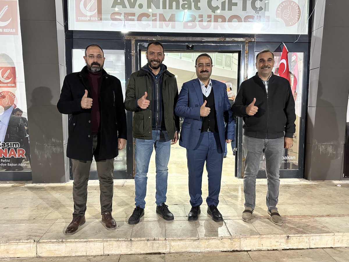 aabdullahaksoy's tweet photo. Yeniden Refah Partisi Karaköprü Meclis Üyesi Adayı Akrabam Ahmet Aksoy’u Ofisinde Ziyaret edip 31 Mart’ta Yapılacak Seçimde Desteğimizi Sunduk. Ahmet Aksoy Demek Karaköprü Demektir. Bizler Sahada Onlar Mecliste Olacak ⁦@AVAHMETAKSOY⁩ https://t.co/EQJhdQACca