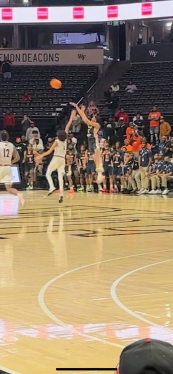 CoachChris_11 tweet media