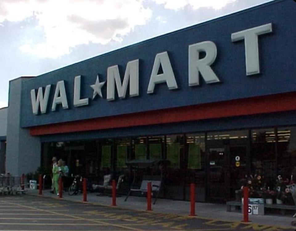 babyibeenajoint's tweet photo. Back when going to Walmart was actually fun 😭😭 https://t.co/ISBVx4NVGA