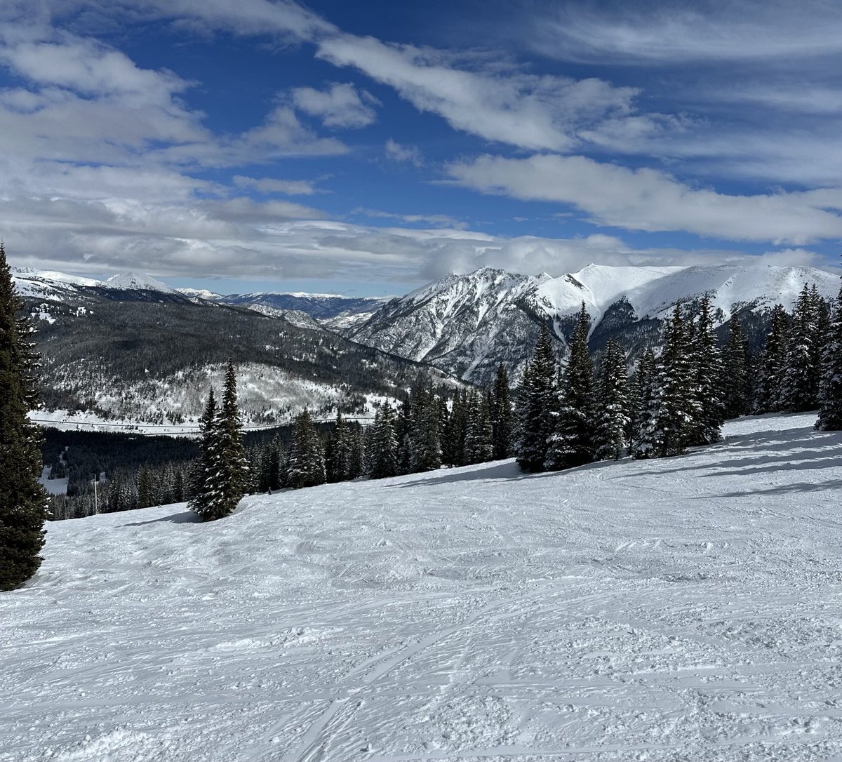 maymitchell's tweet photo. Top of Copper Mtn. Clear after Denver storm ⁦@CopperMtn⁩ ⁦@IkonPass⁩ https://t.co/mUjIFDrZNb