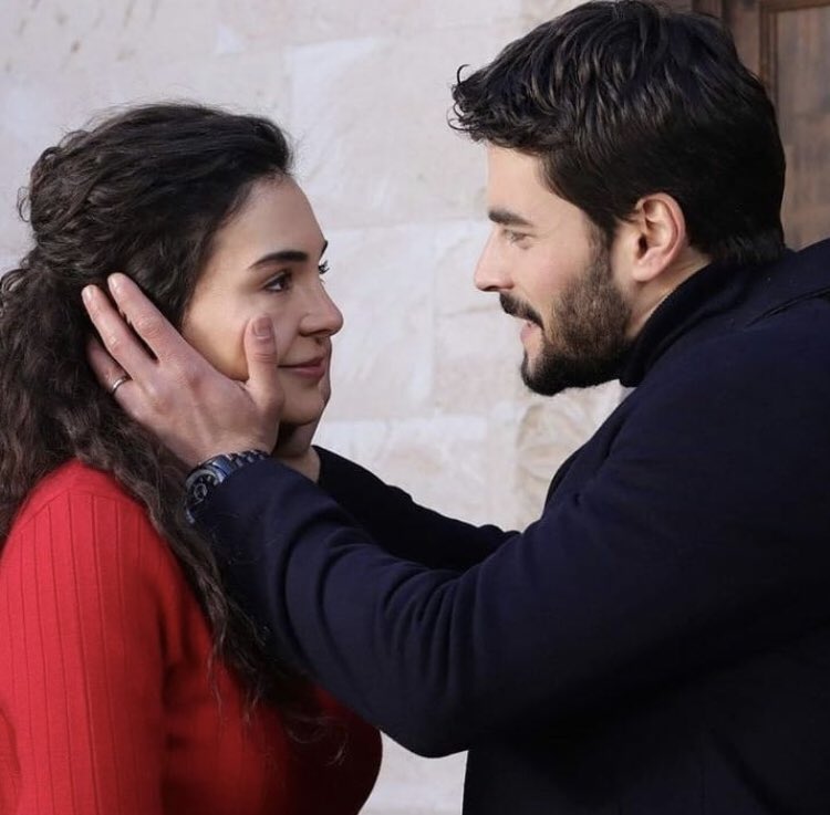 beş yıl sonra hala burda olan ve reymir için tweet atan herkese teşekkürler herşeye rağmen hep birlikte olmak ve tt yapmak çok güzeldi daha nicelerinde yine beraber olmak dileğiyle hala hatirlanan yıllar geçsede hiç unutulmayacak olan  bir çift onlar reymirim
#HercaiBeşYaşında