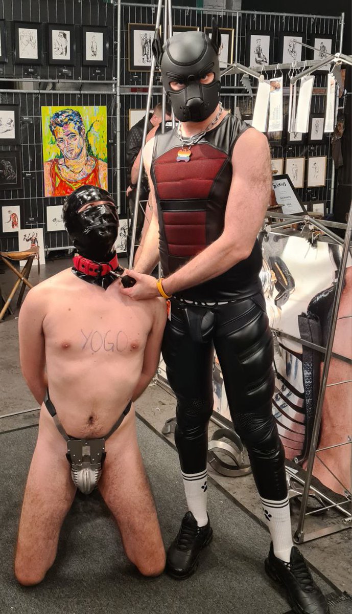 KiffeurPervert's tweet photo. #DarklandsFest was also an opportunity for us with @pup_shining to spend some quality couple-time 🤭

Thanks to @CarraraDesigns for the opportunity to test your amazing product during one afternoon. It was amazing being walked on the leash exposed like that 😍 https://t.co/vQbWWrwIFB