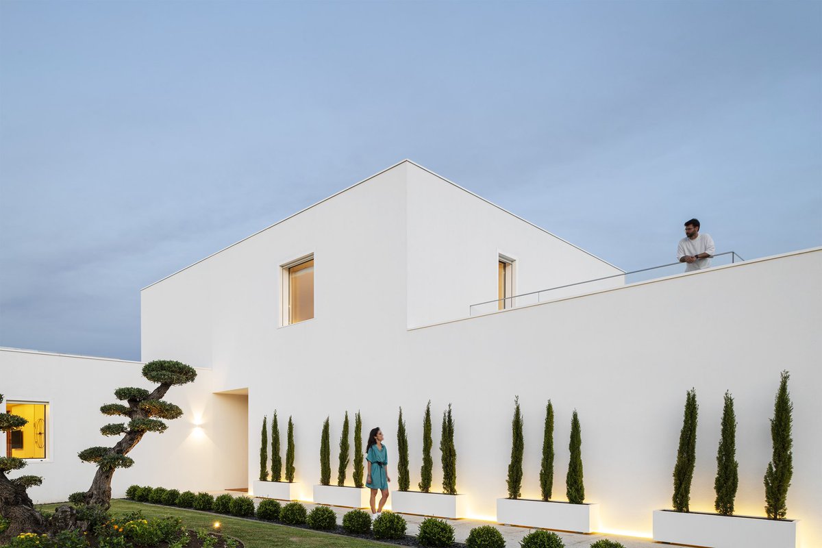 Arqenblanco's tweet photo. Casas en Valongo - FelixARQS
Imagen: Pedro Machado
________________________________
#felixarqs #pedromachado #valongo #portugal #arquitecturaportuguesa #arquitecturaportugal #arquitecturaenblanco #arquitectura #proyecto #archdaily #architectureinwhite #whitearchitecture https://t.co/W3bA9UvOFa