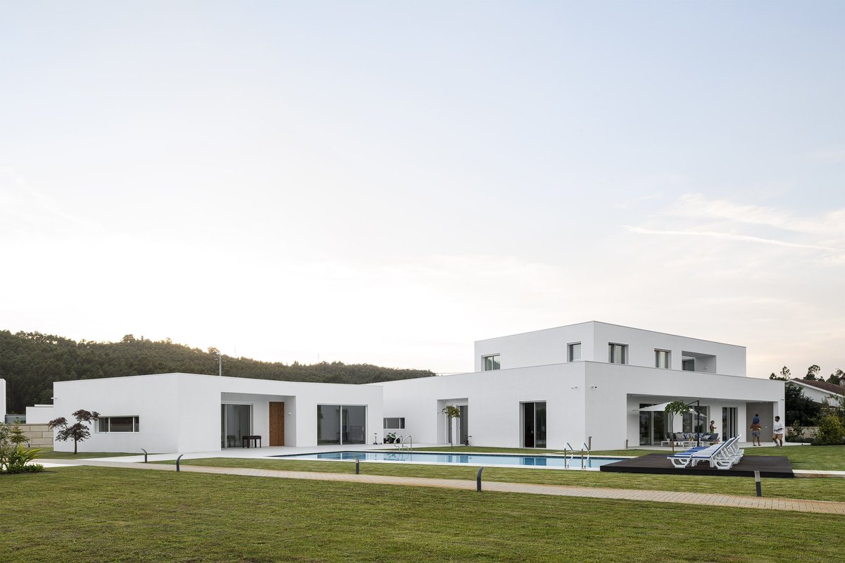 Arqenblanco's tweet photo. Casas en Valongo - FelixARQS
Imagen: Pedro Machado
________________________________
#felixarqs #pedromachado #valongo #portugal #arquitecturaportuguesa #arquitecturaportugal #arquitecturaenblanco #arquitectura #proyecto #archdaily #architectureinwhite #whitearchitecture https://t.co/W3bA9UvOFa