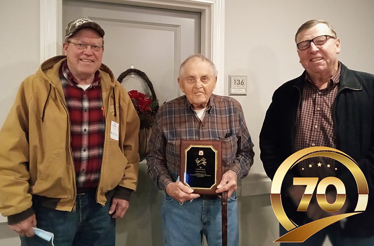 MidAmCarpenters's tweet image. Longevity is a testament to what the Carpenters Union means to our members. Join us in congratulating Eugene Unnerstall #Local1839 on his remarkable 70 years in the Brotherhood. And congrats also to #Local1027's Michael Kartheiser who received his 50-year pin from