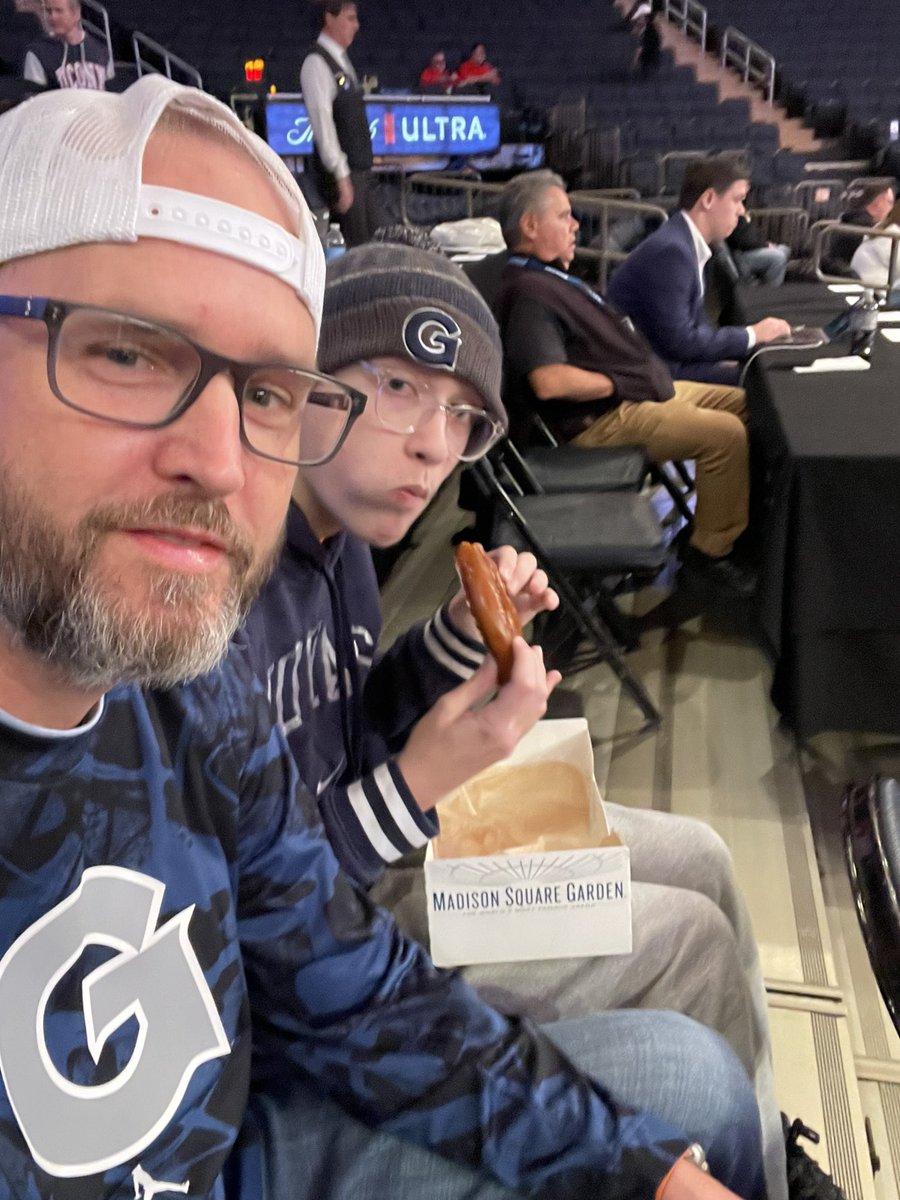 hoyafan1976's tweet photo. Another ๐ฅจ for these two #hoyas #marchtomsg https://t.co/BhkFk3DGQT