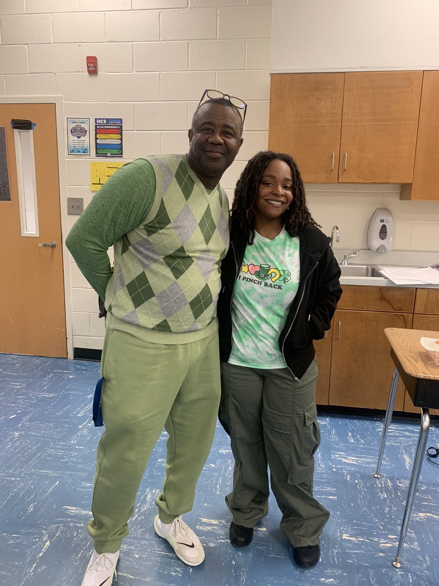 #GoldStarAlert!!! Thank you Mrs. Render for your outstanding leadership at ARM! And shoutouts to Mr. Willis and Ms. Davis for being EVERYTHING their students need! The level of support they provide their students and families is unmatched! Keep it up <a href="/ArmsJags/">ARMSJaguars_HCS</a> ⭐️⭐️⭐️