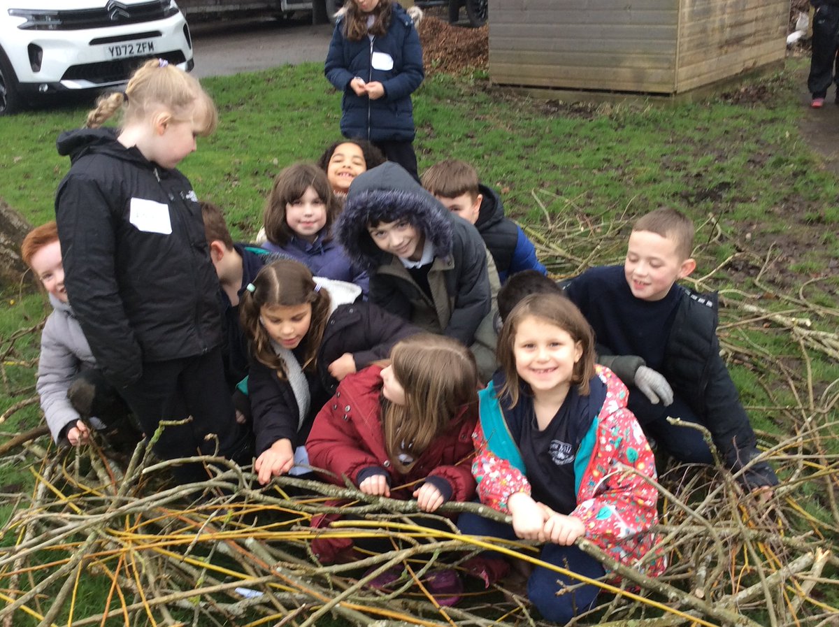 NewMillForest's tweet photo. Like our busy feathered friends, Year 3 pupils worked hard together to create cosy class-sized nests to rest and relax in. #ForestSchool #OutdoorLearning #NMJSForestSchool https://t.co/hLAWfqxFzC