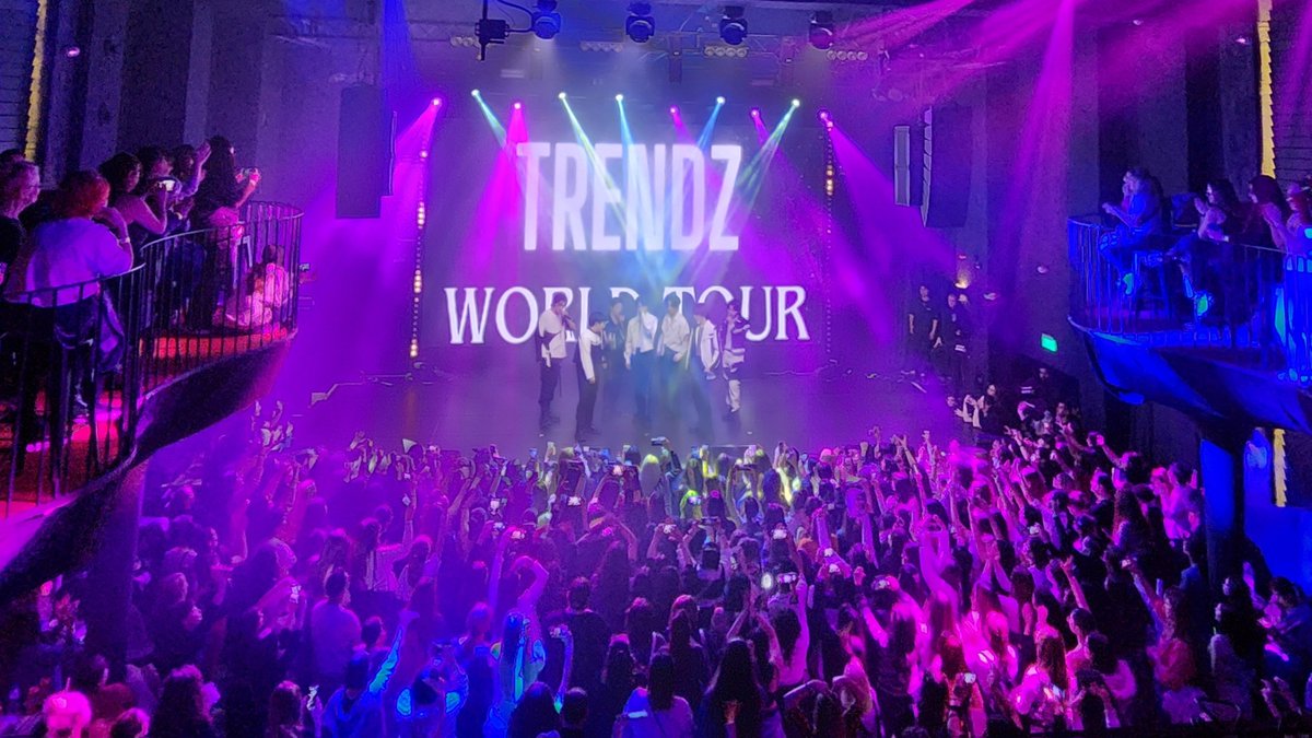 TRENDZ_OFFCL's tweet photo. [📷]

#오늘의트지
TRENDZ WORLD TOUR <NEW DAYZ> IN EUROPE
Sofia, Bulgaria🇧🇬

#TRENDZ #트렌드지
#TRENDZ_WORLD_TOUR 
#TRENDZ_EUROPE_TOUR
#TRENDZ_NEWDAYZ_TOUR https://t.co/NPvj05HMJ7