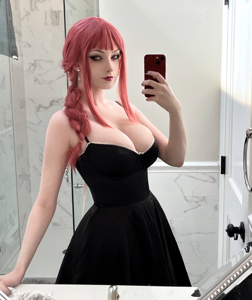 ameliimoo's tweet photo. formal Makima cosplay from that one edit :3 https://t.co/qI3Pyil4Dv