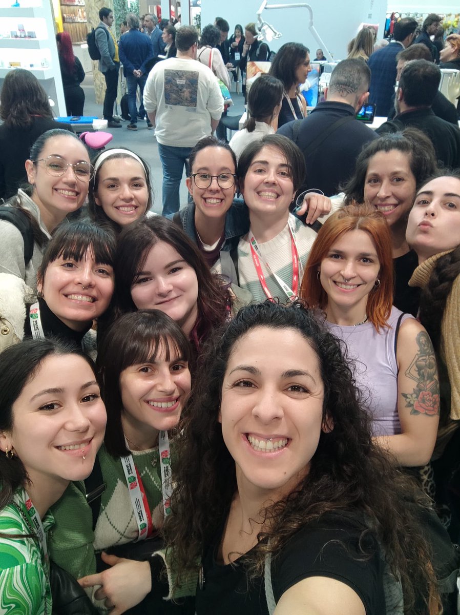 Nuestro equipo veterinario y de ATVs se han pasado por las jornadas del congreso anual de <a href="/amvac_vet/">AMVAC</a> #EquipoGattosNonStop #FormaciónContinúa