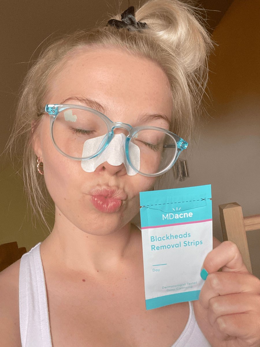Just tried the MDacne Blackhead Strips and wow 😍! Made with natural plant fibers, they're gentle yet super effective. Plus, they come with a moisturizing ingredient to keep your skin happy. mdacne.com/products/black…