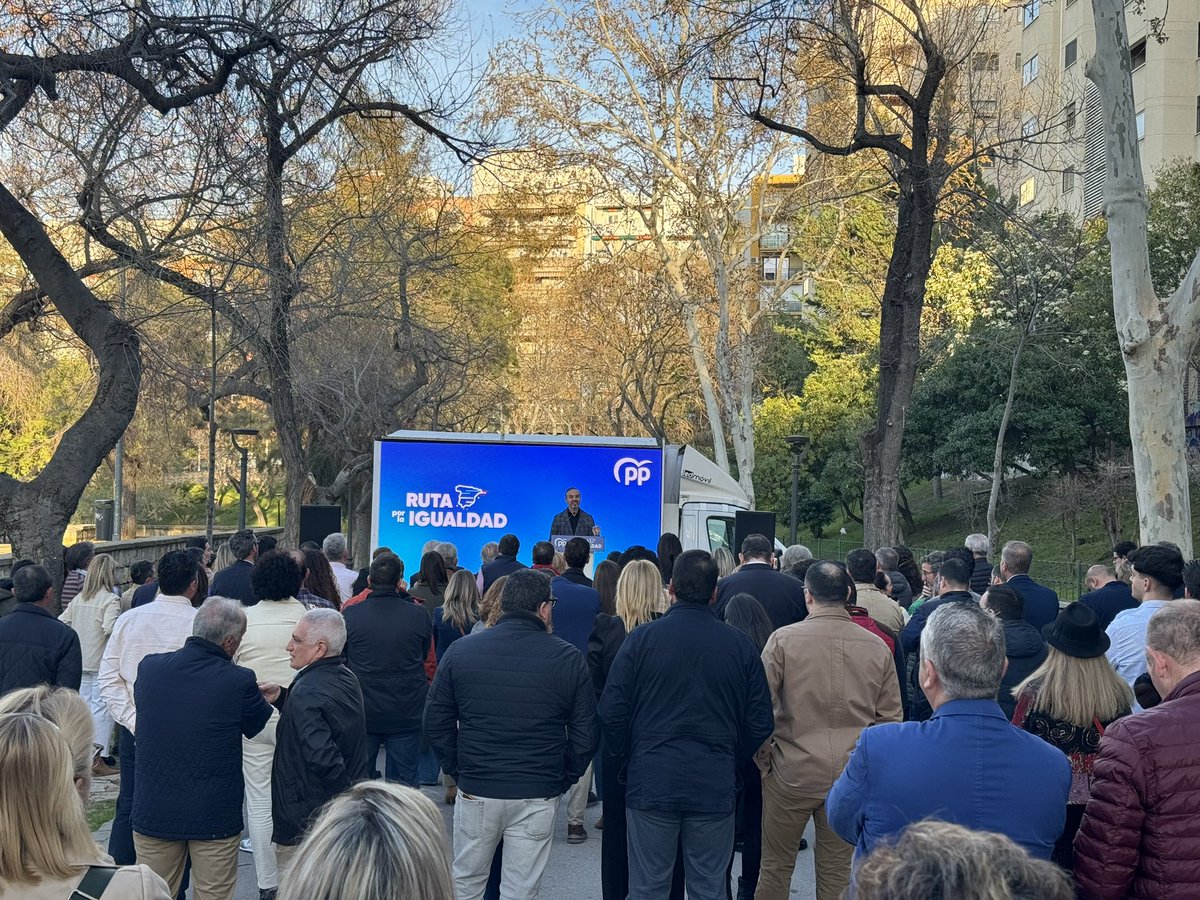 La amnistía es corrupción y, por tanto, no es buena para la economía ni para el proyecto común que es España.

🚙 Hoy la Ruta por la Igualdad ha llegado a #Jaén con el vicesecretario del <a href="/ppopular/">Partido Popular</a>, <a href="/juanBravoBaena/">Juan Bravo Baena</a>.

#EspañaNoSeRinde🇪🇸