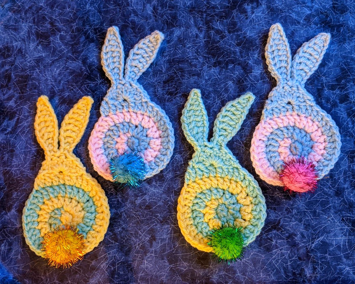 A group of bunnies is called a fluffle. These are ready to go spread some Easter kindness around the local village.
🐇🐇🐇🐇
crochetblog.net/swirly-easter-…
#Easter #crochet #kindness #RandomActsOfCrochetKindnrss #RAOCK #RandomActsOfKindness