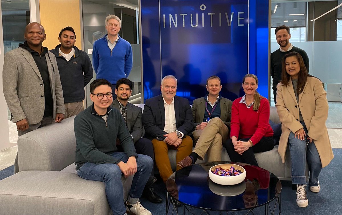 What a week at <a href="/UniofOxford/">University of Oxford</a> <a href="/ndorms/">NDORMS</a>! 🎓 Co-led Masters module on Health Innovation &amp; Tech with <a href="/mattdgardiner/">Matthew D. Gardiner</a>. 
Dived into #AI, #RoboticSurgery, #Vr &amp; more with brilliant minds from the UK, US, &amp; South Africa. The future of healthcare is bright! 💡#Innovation #3DPrinting #BigData