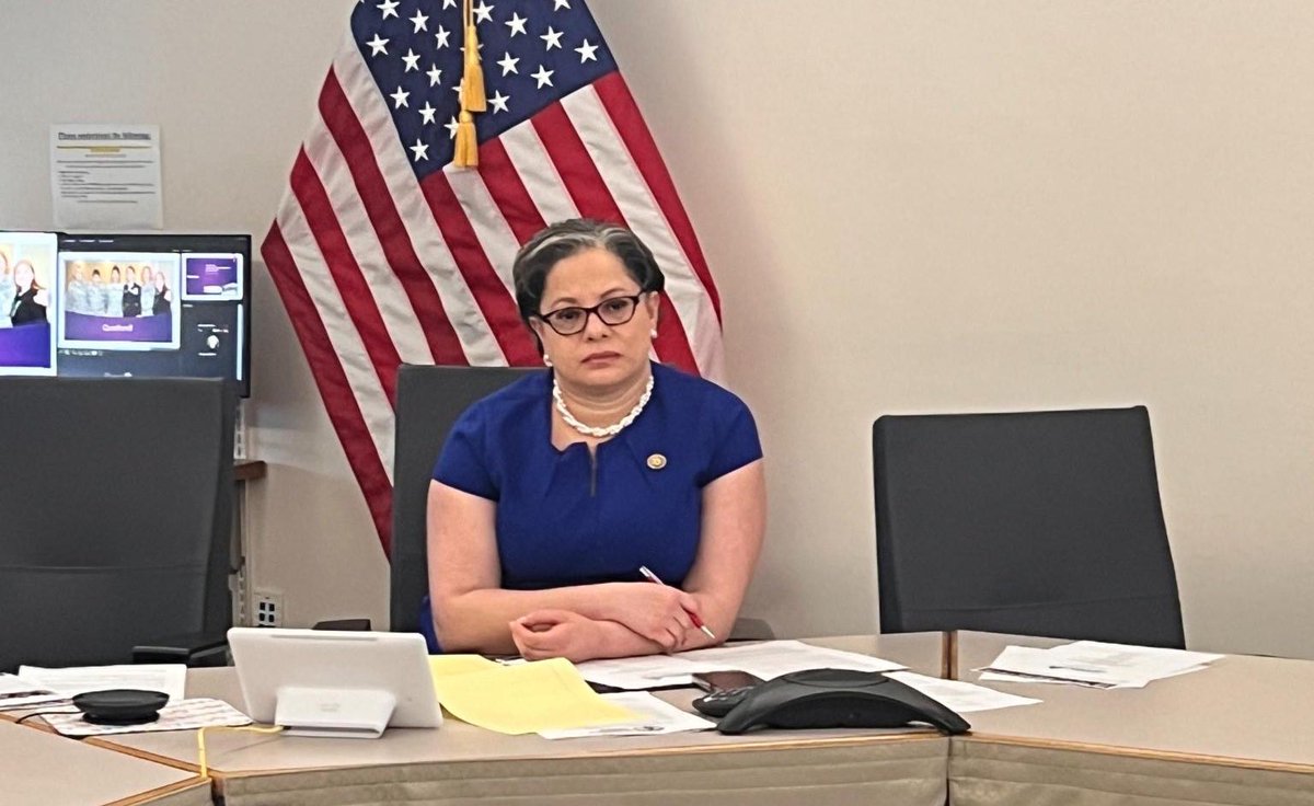 RepMcClellan's tweet photo. Ahead of Virginia Women’s Veterans Week, I held a roundtable discussion with women veterans in our district. I heard about the challenges they face, including access to mental health and gender-specific services.

We also discussed implementation of the #PACTAct and #COMPACTAct. https://t.co/fEZFJR8qYU