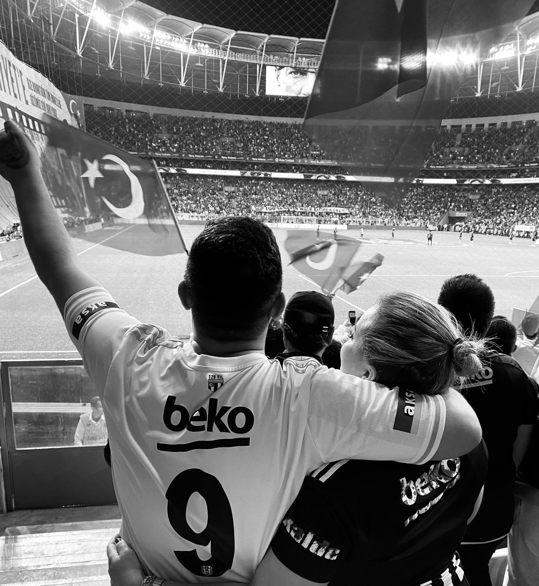 yusuf18762910's tweet photo. Hayata seni bizden almadı seni o trafik magandası aldı bizden şimdi ne oldu hiç bir şey olamış gibi dışarda geziyor sen neredesin toprağın altında şimdi soruyorum siz devlet büyüklerine adalet bu mu ? Bu ülkenin kanunu yok mu ? Bu gün bu oluyorsa yarın ne olur?
#anılaciicinadalet https://t.co/lv85yrdOzu