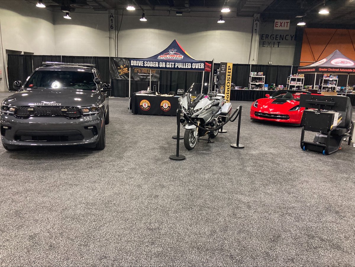 OSHP_SWOhio's tweet photo. 🚔 Cruise over to the @CincyAutoExpo at @CincyDECC and make a pit stop at the @OSHP booth. Learn how you can #JoinOSHP and meet some of your local troopers. We will be here until 9pm tonight and the rest of the weekend! https://t.co/tVRiaHGAK1