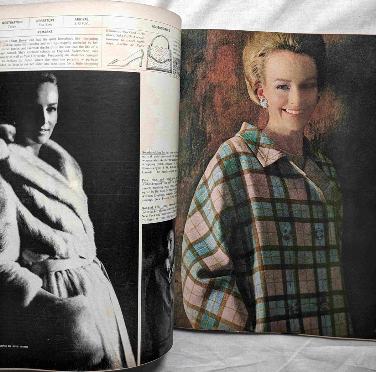 pistolmag's tweet image. ニューヨークの写真家 ソール・ライター の
ファッション写真を収録
1966年 アメリカの雑誌「Town &amp;amp; Country」
pistolbooks.thebase.in/items/84066220

#SaulLeiter #ニューヨークの写真家
#BASEec #世界の本  #ピストルブックス #洋書