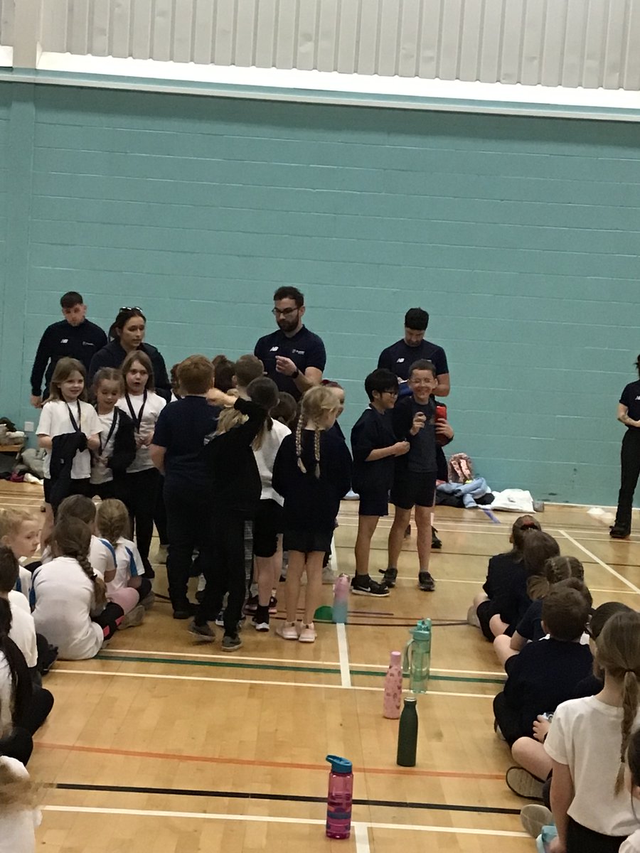 Year 3 had so much fun on our Multiskills trip today! We improved our skills in golf, hockey, throwing, badminton, football and so much more! A great time was had by all and one of our teams even came home with silver medals for a super high score! Well done everyone! 😃⚽️🏸🏌️‍♂️🏑