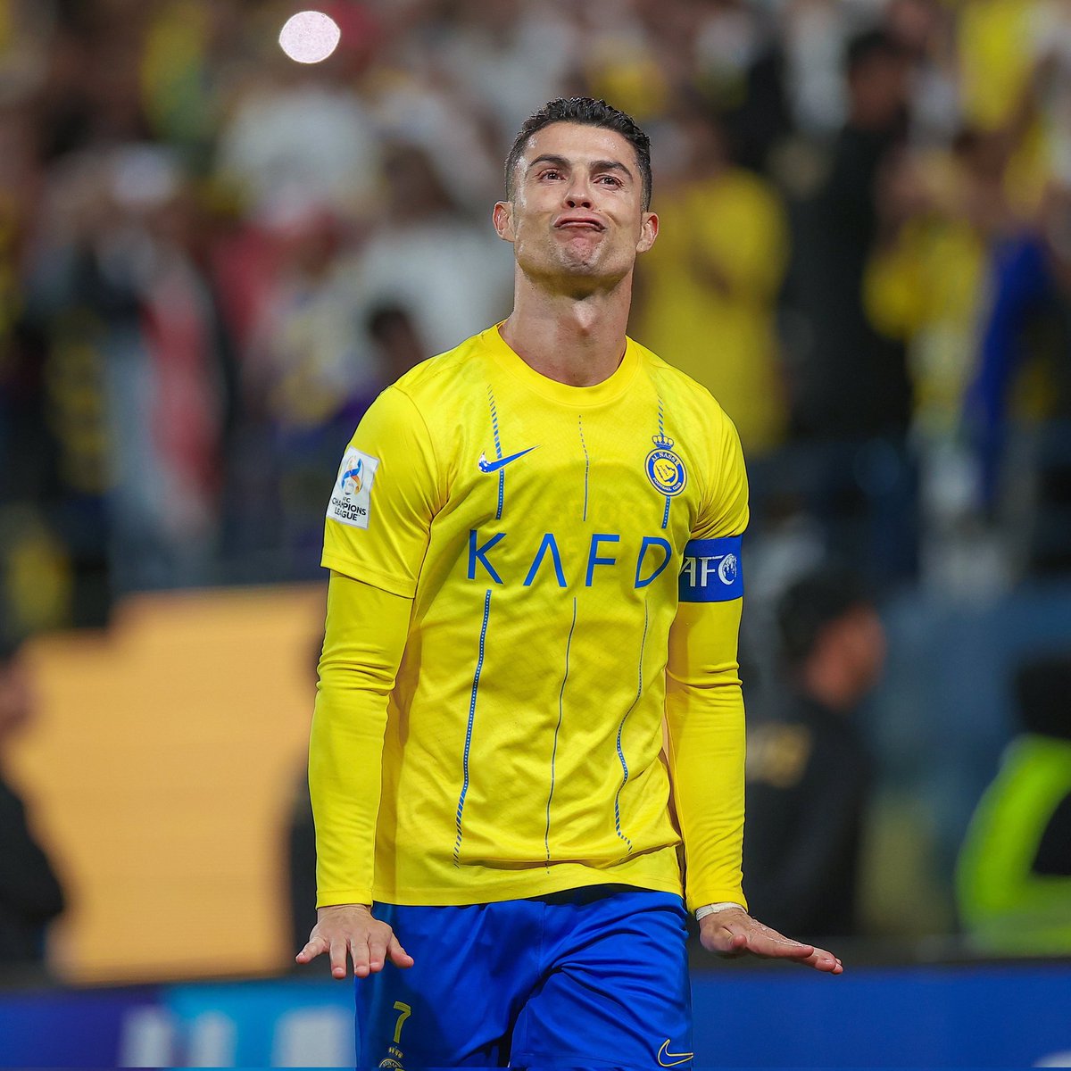 GoatWordCR7's tweet photo. Cristiano Ronaldo cobrando pênaltis pelo Al Nassr:

✅️ 15 cobranças feitas
⚽️ 15 cobranças certas 

Quem quiser chorar abaixo fique a vontade 🤭😪😝 https://t.co/ofgcPJPaWU