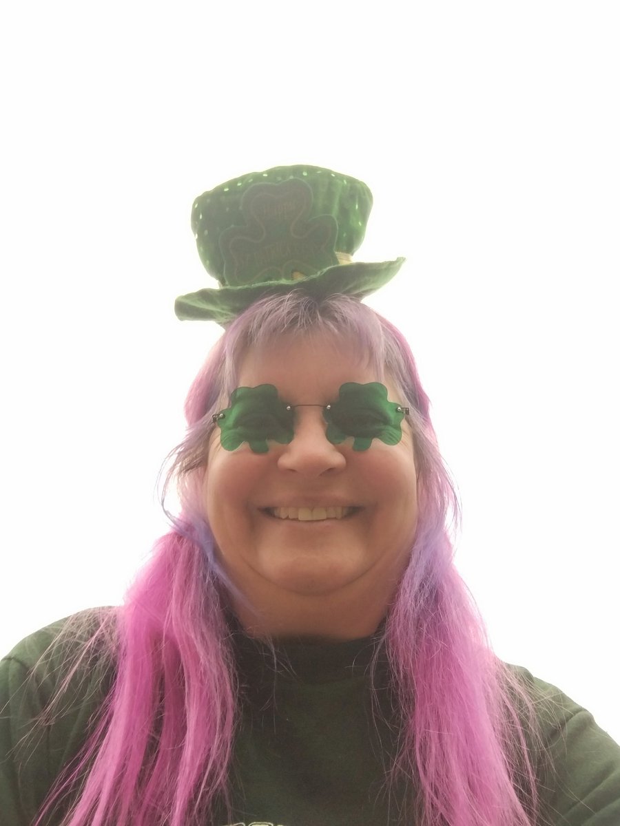 We are getting ready to march with the USS COD at the Cleveland St Pat's 🍀 parade Sunday. First time back since the Ghoul and my mom passed away. @SamRobertsWX @JeffTanchak19 @DawnKendrickTV3 @MarkJWeather @BetsyKling @holliesmiles @JennHarcher @AndreBernier @amy91774