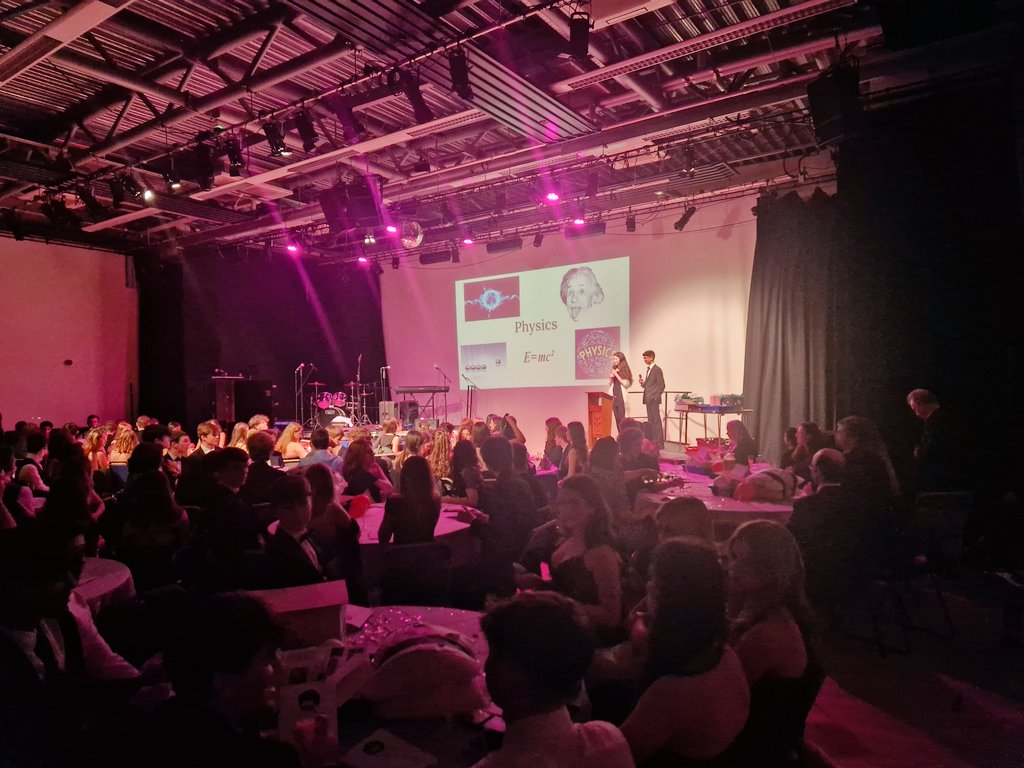 Borlase's tweet photo. Celebrating #britishscienceweek2024 at the Borlase STEM dinner for Year 12 and 13 presenting prizes, building bridges, making balloon molymods, and suturing bananas! Inspired and inspiring, empowered and empowering, and definitely shaping the future! https://t.co/ebFs6wNzRr