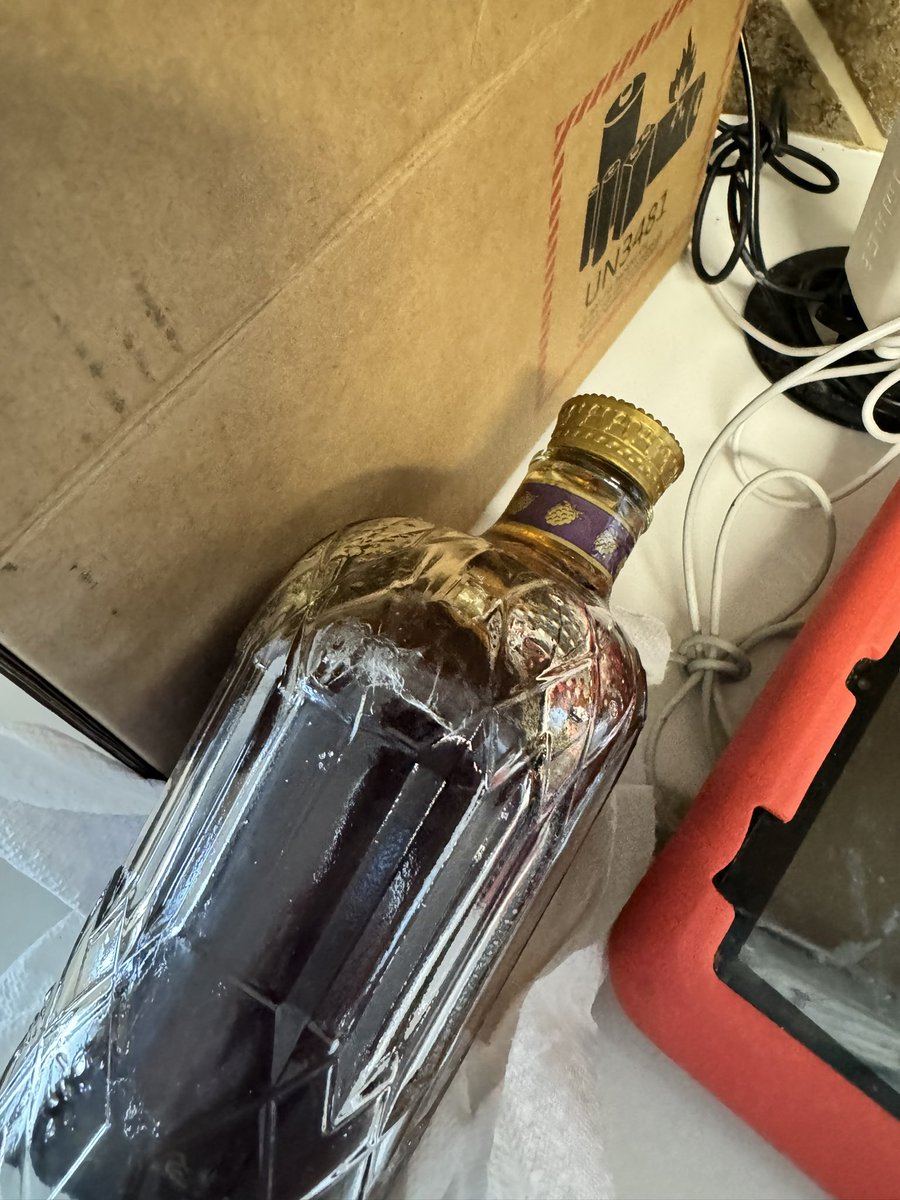sliccwill's tweet photo. @CrownRoyal my bottle came broke https://t.co/rbRgD147lm