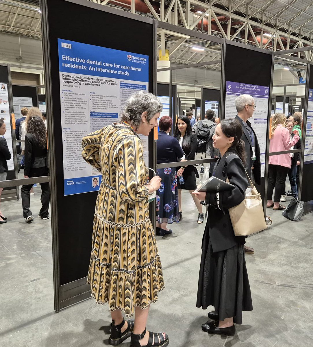 Our special care dentistry clinical academic @bexmoxon presenting the findings of interviews with dentists and elderly care home residents, highlighting the deeply personal experience of daily oral care and that intermediaries enable access to dental services. #iadr2024