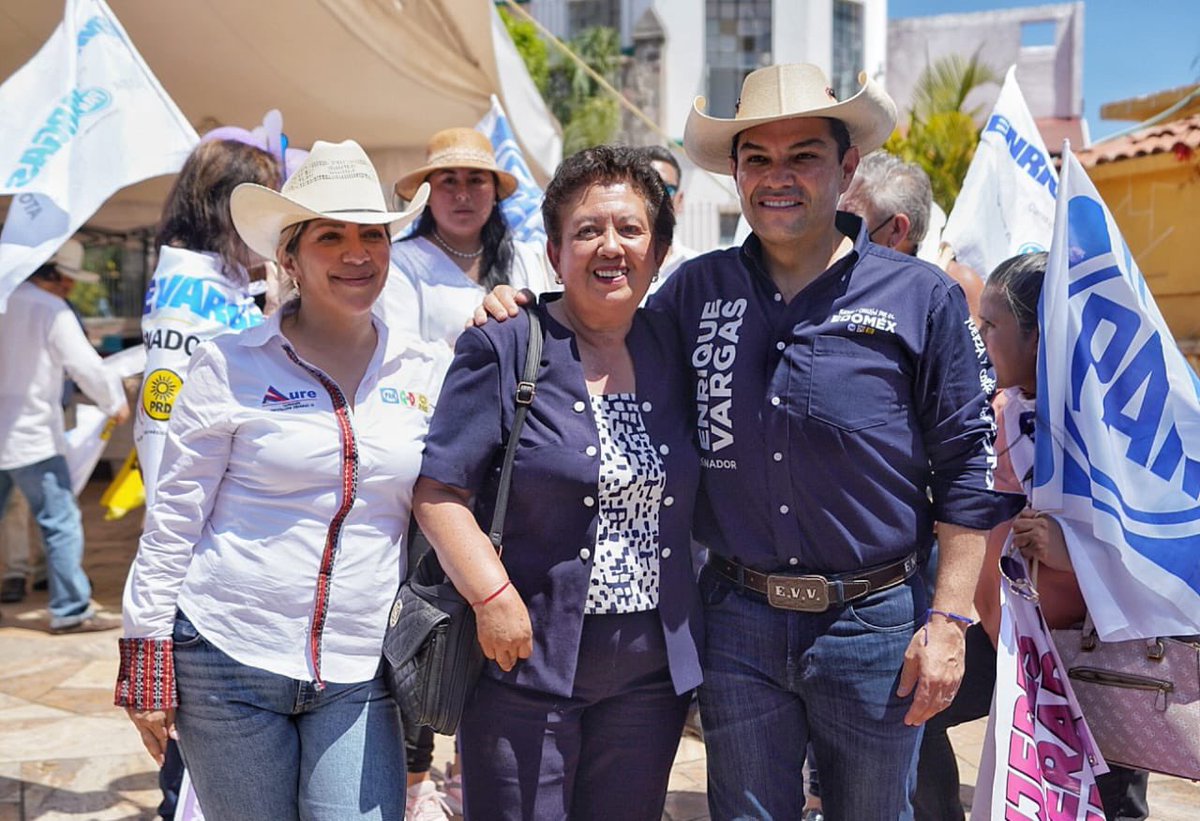 Una vez más, recorro el municipio de #IxtapanDeLaSal, feliz del recibimiento de su gente. 

Estamos presentando mi propuesta al Senado, saludando y agradeciendo su confianza en mi proyecto. 

#VargasXEdomex 
#VargasSenador
#IxtapanDeLaSalConVargas