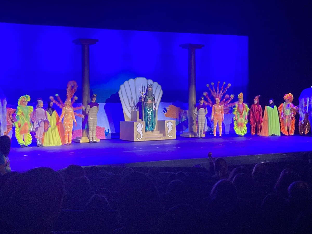 On Thursday, SNIS students had a blast traveling to NMHS to see a preview of The Little Mermaid! 🧜‍♀️#wholeschool #collaboration