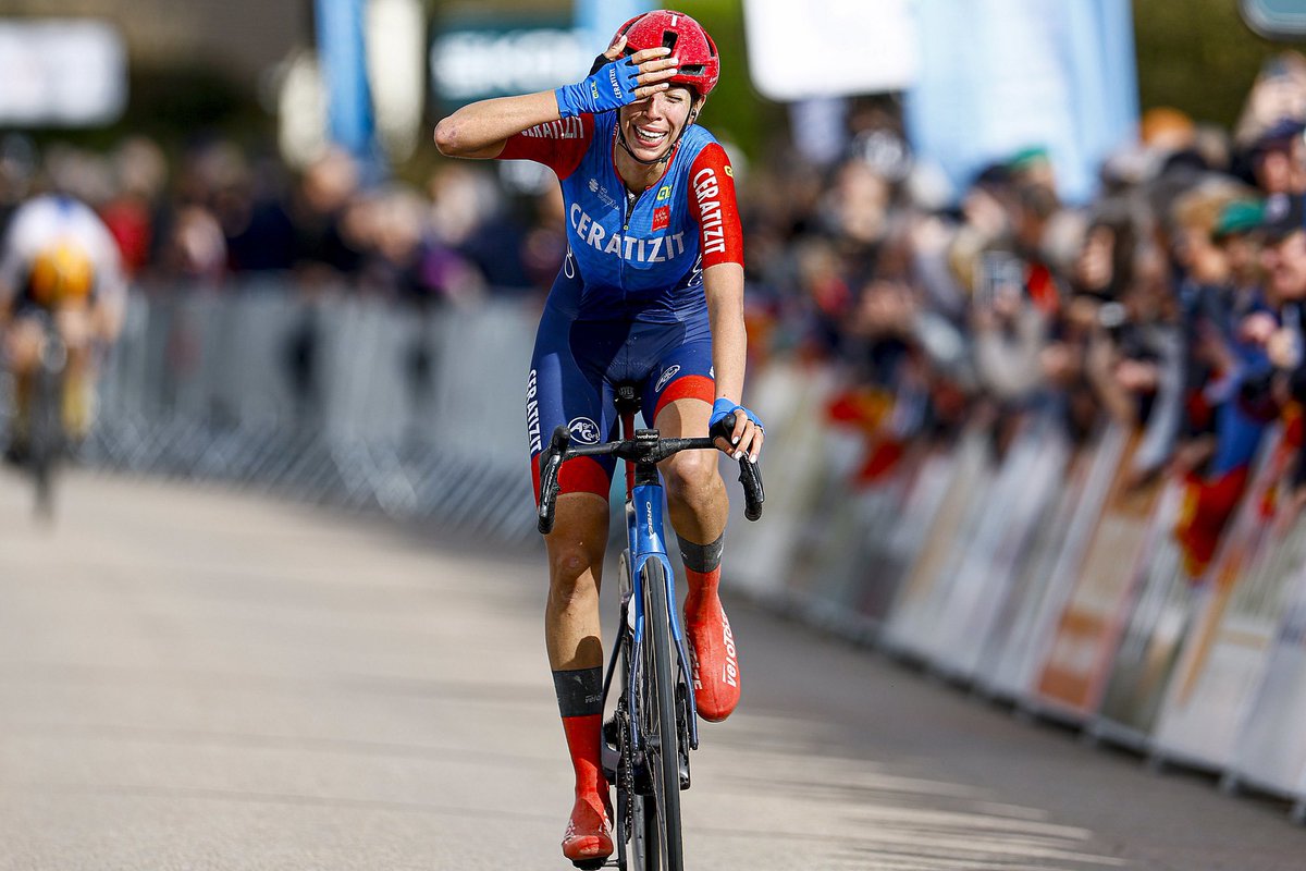 EsenciaCiclista's tweet photo. 🥇 La victoria de @sandyAD98 es la primera del ciclismo femenino español en 2024
👊 Además es la segunda en su cuenta particular (primera con Ceratizit)
🔙 En 2021, Sandra alonso ganó una etapa en la Setmana Ciclista Valenciana
#EsenciaCiclista #SandraAlonso
📸 Ceratizit-WNT https://t.co/Mv5zXwSalG