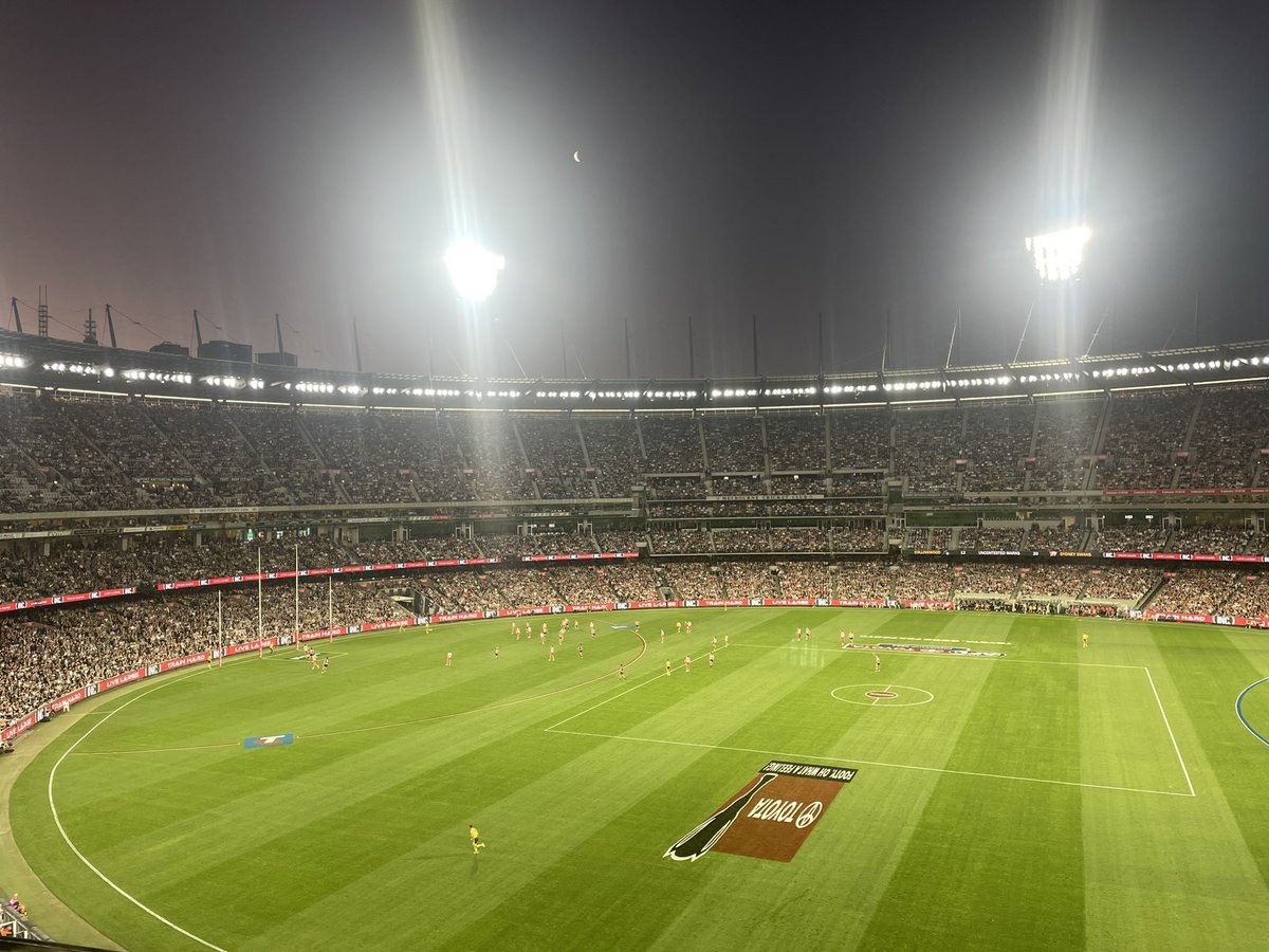 timbogb's tweet image. 🏉 Collingwood Magpies 69-102 Sydney Swans 
🏆 AFL Premiership
🏟 Melbourne Cricket Ground, capacity 100,000
🎟 $A79 👨‍👩‍👧‍👦 78,933
📆 Friday 15 March 7:40PM
#aussierules #stadium #groundhopping  @collingwoodfc @sydneyswans @StadiumPrint