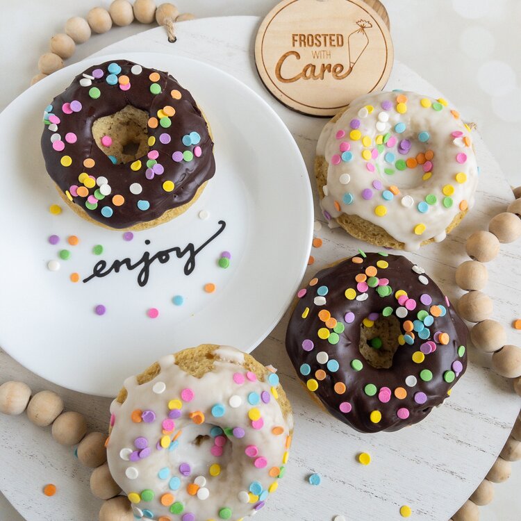 FrostedWithCare's tweet photo. Easter treats are now available to preorder! Head to https://t.co/6FtcQmr866 to place an order for pickup Saturday, March 30th. Everything baked is milk, egg, peanut and tree nut free, with gluten and soy free options as well. https://t.co/YVTPNH5qrH