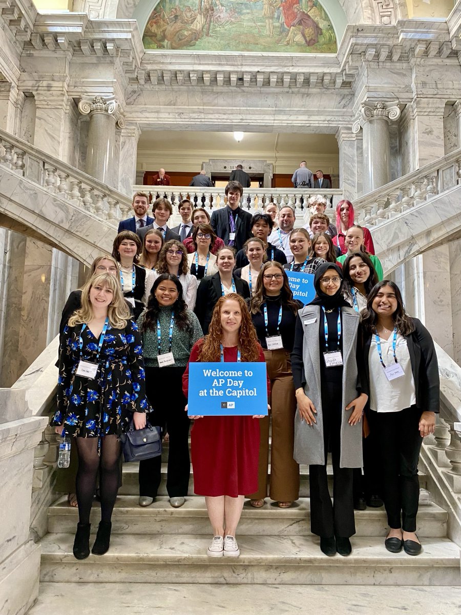 The celebration of #CivicLearningWeek carries on as we journey to Kentucky’s state capital! A round of applause for our exceptional AP students, teachers, and graduates who engaged with state legislators on #APDay at the Capitol, sharing their experiences from the AP program.👏