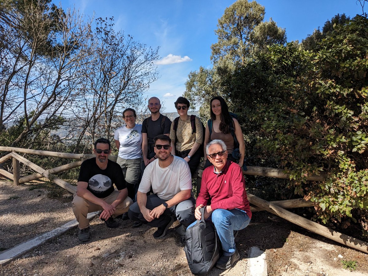 integradiv's tweet photo. 🌳🚶‍♂️ Today, some of the #integradiv team hiked through the Mediterranean forest in the Fuenta Roja Natural Reserve. Transitioning from data to #fieldtrip! 📊➡️🌿 
The best way to finish this annual meeting! 🌟

@BiodiversaPlus https://t.co/VQ3hP4xLC5