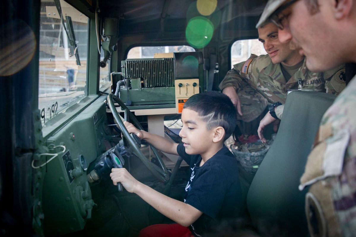 ARMYSOUTH's tweet photo. Last week #ARSOUTH Soldiers were present at our Adopt-A-School, Booker T. Washington Elementary's #CareerDay.
Read more at: https://t.co/OlQ6ZQdyAU
@Southcom l @USArmy l @DeptofDefense l @usarec
#BAYCB l #CommunityImpact https://t.co/8SzXLYT6Fd