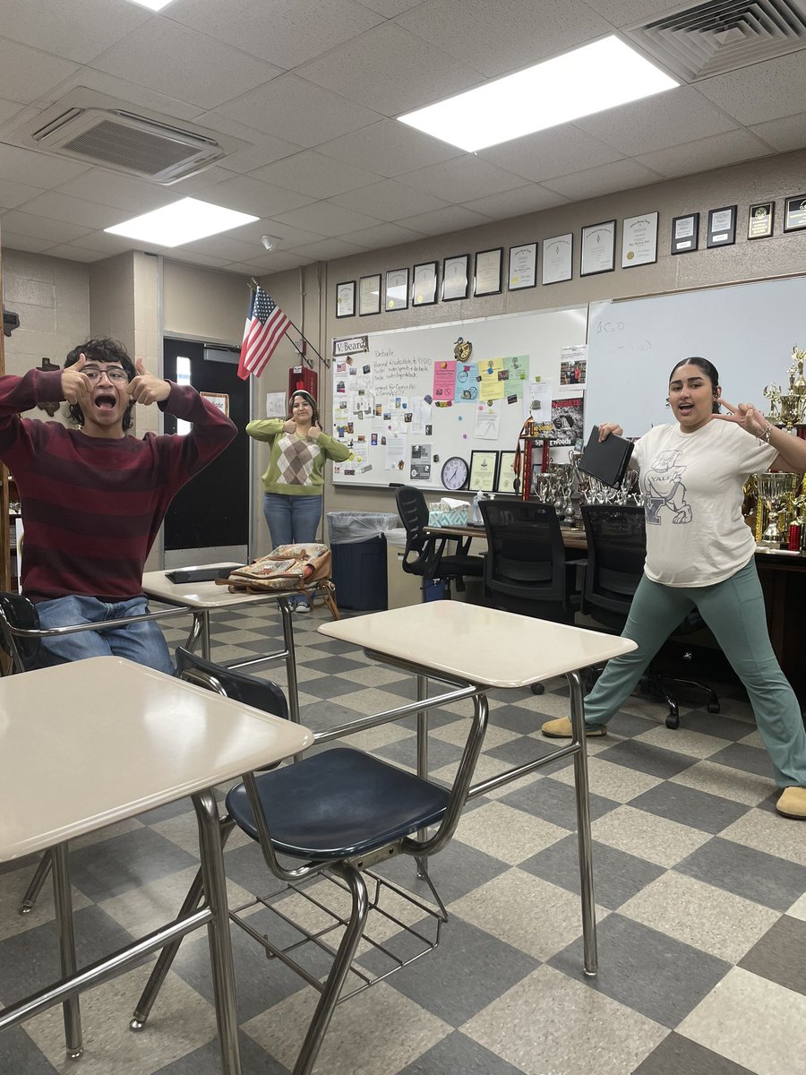 SWHSTigerDebate's tweet photo. UIL practice #SpringBreak2024 #debatelife https://t.co/tqyzrVfPA9