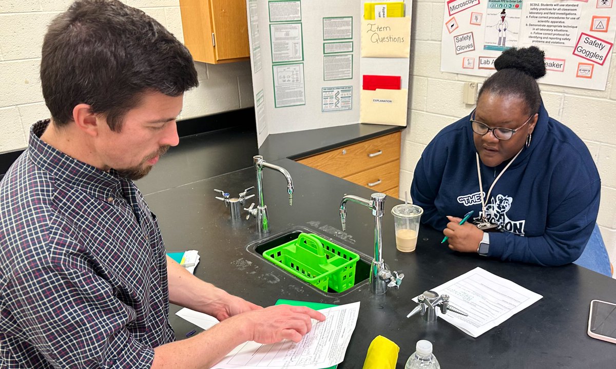 s3strategies's tweet photo. 🔬We are thrilled to be w/@CCPSNews K-12 #SCIENCE sharing ALL the things!🧪Visual Literacy ✅Yep!👍
Diving into Science & Engineering Practices ✅Yes!🙌
Quality Review Strategies ✅Of course! 👏
Reciprocal Learning ✅Indeed! ✍️📝 #PurposefulPD #SciencePD #s3strategies 💯 https://t.co/bzBkYYvFWc