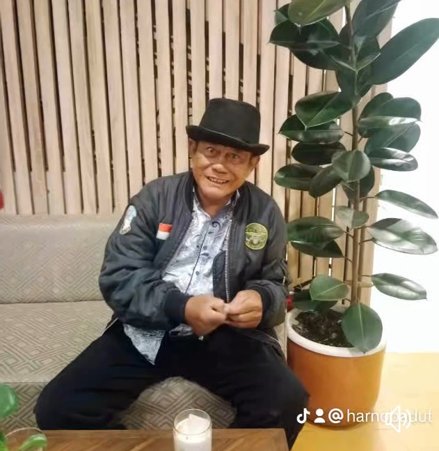BadutHarno's tweet photo. Anda  mau acara bersama :  BADUT, SULAP, MC, Hub : Suharno ( Harno Badut). Hp. WA. 081315455443,  081315725338. YUK.... RAYAKAN PESTA ULANG TAHUN, PESTA MALAM TAHUN BARU, PESTA KHITANAN &amp; PESTA LAINNYA. Jl. Darma Putra 7, Rt. 009/07, No. 11, Kebayoran Lama Selatan. Jak-Sel. https://t.co/jUVWHEUPEg