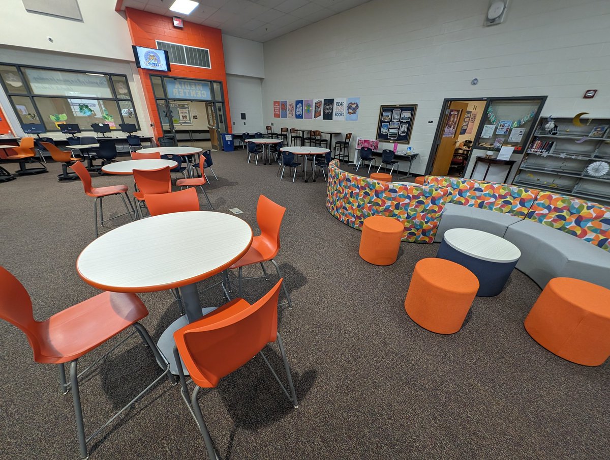 levengoodreads's tweet photo. It was an exciting day in the Media Center today 🤩 Not only was I able to create a Women's History Month display and hide shamrocks for a scavenger hunt, I got to help set up a NEW COUCH 🎉 It's such a fun, colorful addition to our school's space 💖 #FRIT7734Spring2024 https://t.co/ZN32MEOXAz