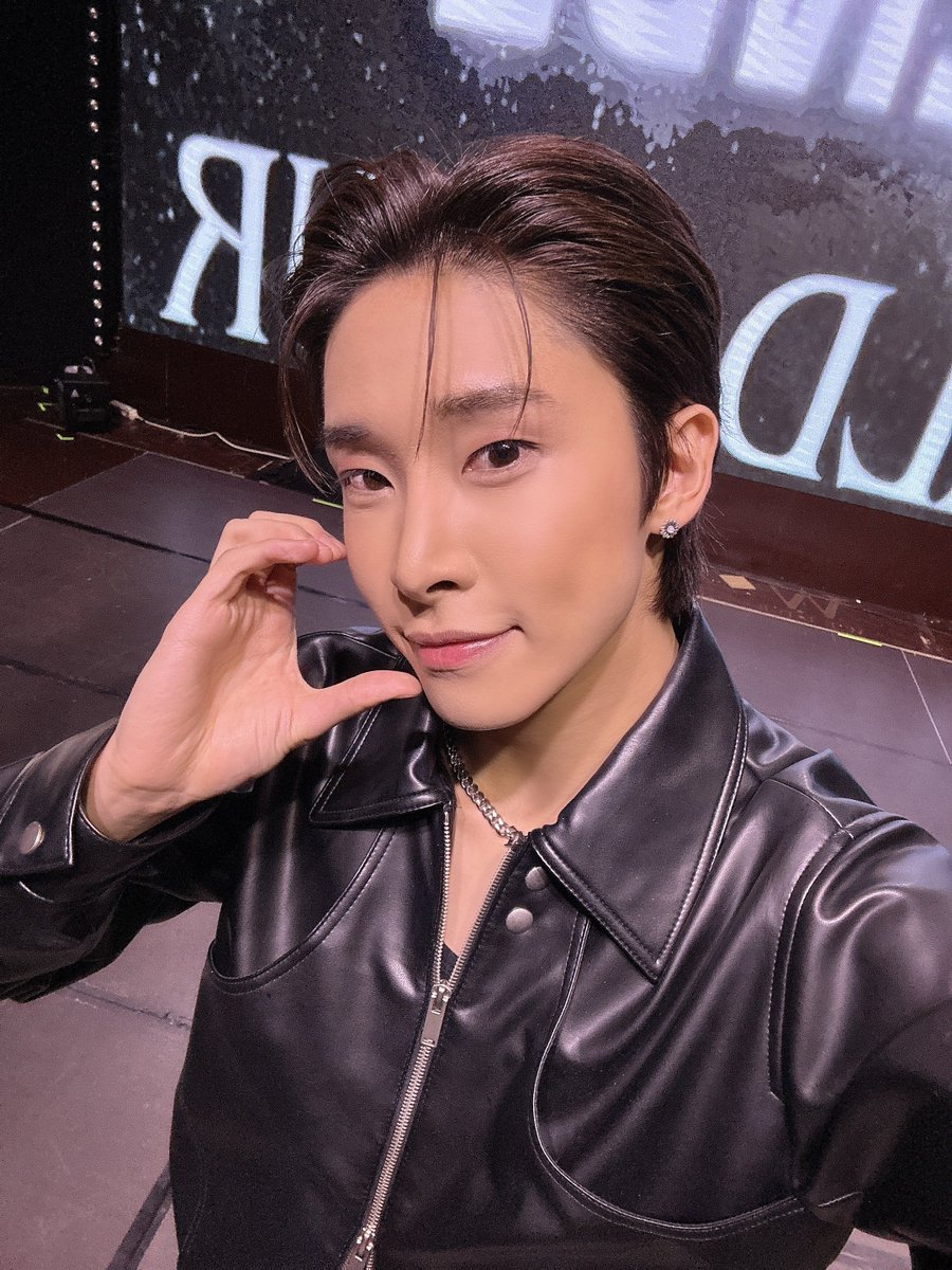 TRENDZ_OFFCL's tweet photo. [#리온]

정말 행복했어요 불가리아🇧🇬♥️

#FROM_TRENDZ #TO_FRIENDZ #TRENDZ #트렌드지 https://t.co/N4lYN8vp6O