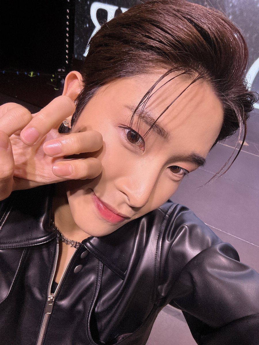 TRENDZ_OFFCL's tweet photo. [#리온]

정말 행복했어요 불가리아🇧🇬♥️

#FROM_TRENDZ #TO_FRIENDZ #TRENDZ #트렌드지 https://t.co/N4lYN8vp6O