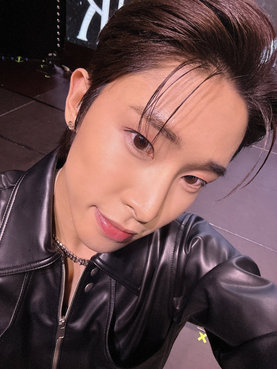TRENDZ_OFFCL's tweet photo. [#리온]

정말 행복했어요 불가리아🇧🇬♥️

#FROM_TRENDZ #TO_FRIENDZ #TRENDZ #트렌드지 https://t.co/N4lYN8vp6O