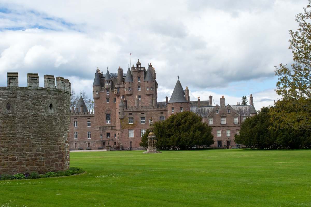 The wait is finally over as Glamis Castle and Gardens re-opens today for the season. 📅 Open 7 days a week until 31st October 🕙 10am - 5pm (last entry is 4.30pm) We look forward to welcoming you.